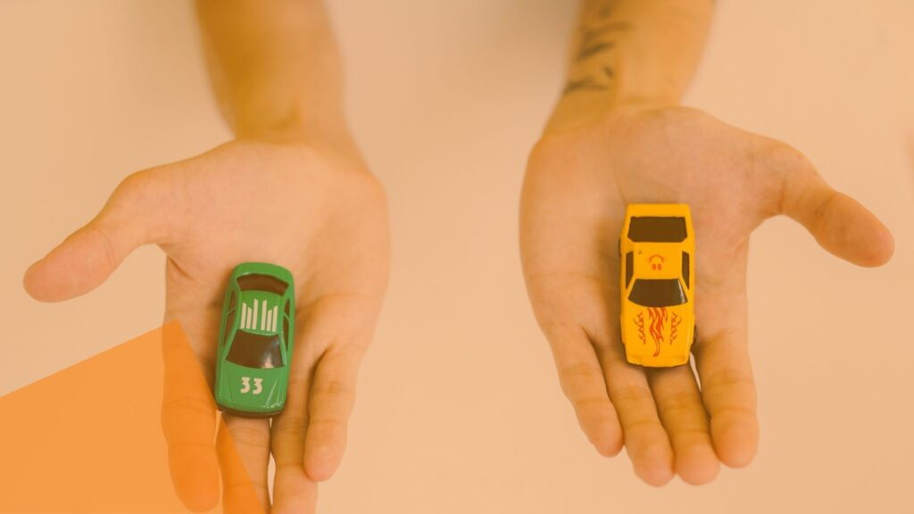 Vergleich zwei Spielzeugautos